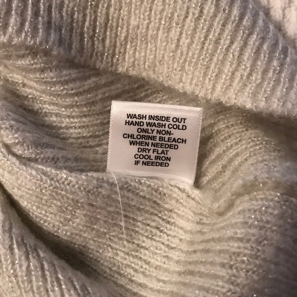 Beautiful ELLE Women’s Sweater - Picture 8 of 13